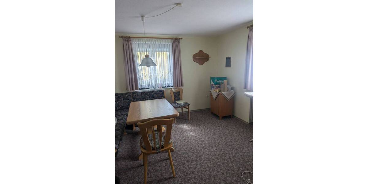 Doppelhaushälfte Waldsassen - 8 Zimmer, 146 m&sup2;, 165.000&euro; | Angebot:25678476