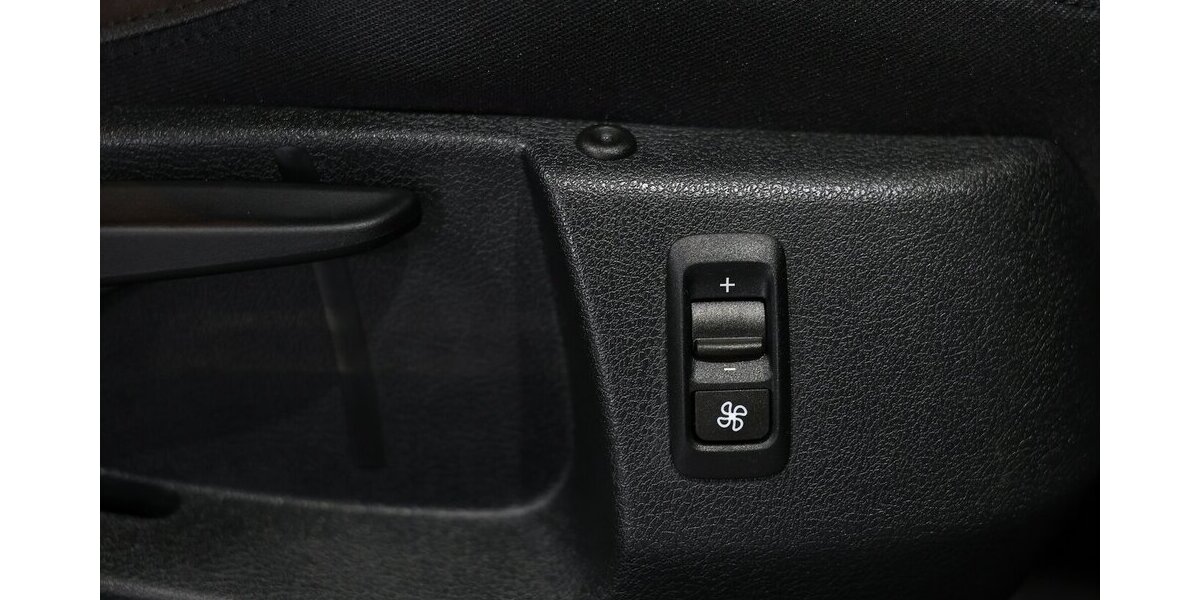 VW CC 1.4 TSI DSG SPORTLINE WHITE / XENON / NAVI+ 92.000 km 15.991 &euro; Hamm 59077