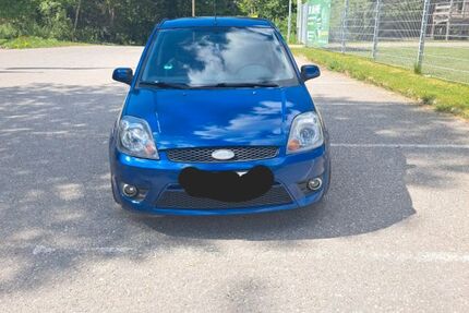 Ford Fiesta 185.000 km 2.000 € Rottweil 78628