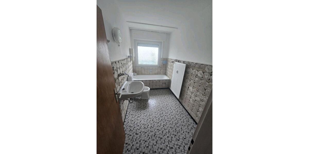 Erdgeschoßwohnung Marsberg - 3 Zimmer, 88 m&sup2;, 105.000&euro; | Angebot:27298656