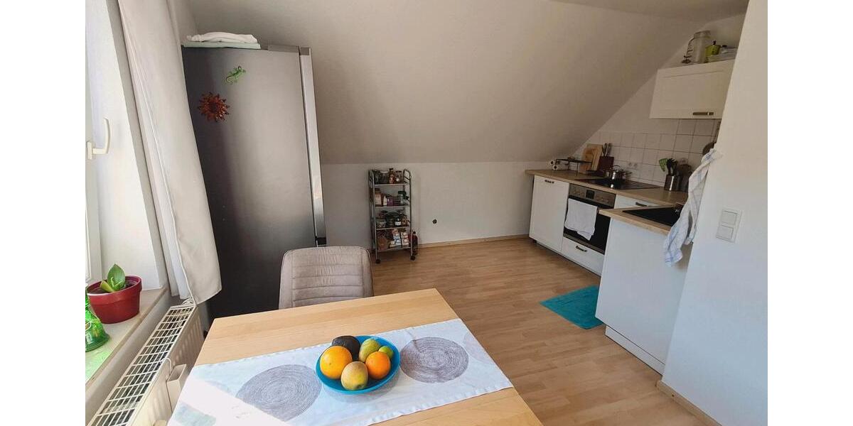 Biete Zimmer in Frauen-WG 1 zimmer