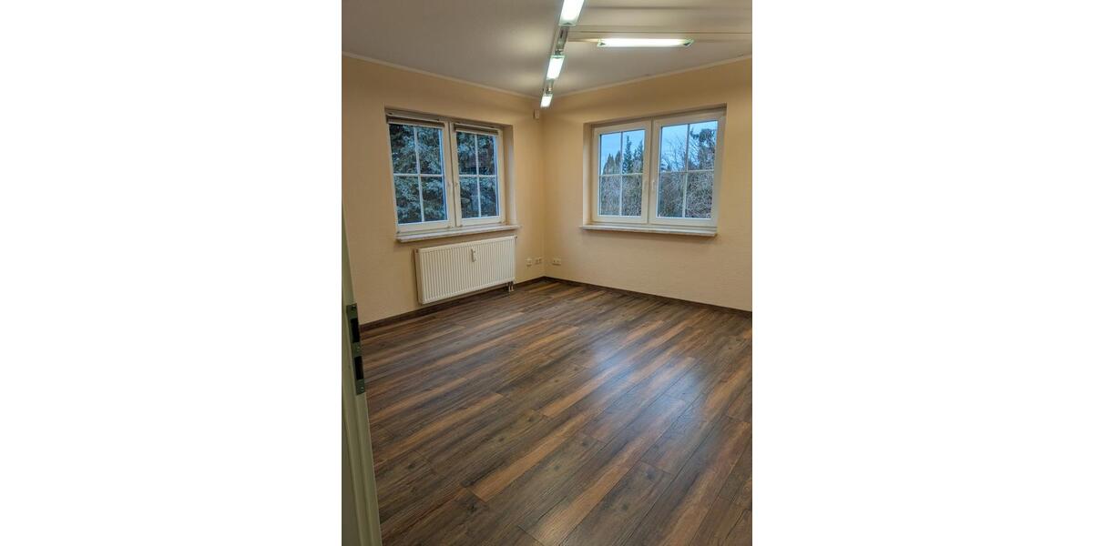 Einfamilienhaus Hettstedt - 15 Zimmer, 345 m&sup2;, 239.000&euro; | Angebot:27081723