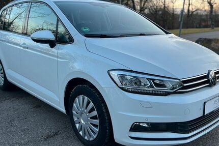 VW Touran 191.956 km 15.499 &euro; Stuttgart 70469