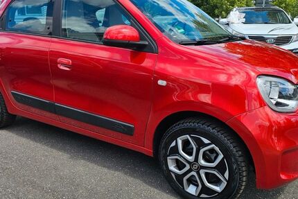 Renault Twingo 17.976 km 10.370 € Fürth 90763