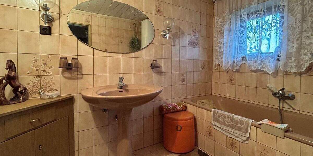 Einfamilienhaus Irlbach - 8 Zimmer, 190 m&sup2;, 289.000&euro; | Angebot:25674086