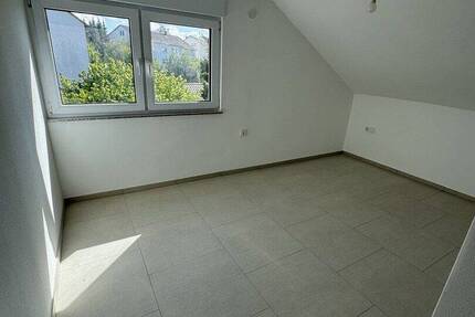 Wohnung Backnang - 3 Zimmer, 74 m&sup2;, 1.100&euro; | Angebot:26914859
