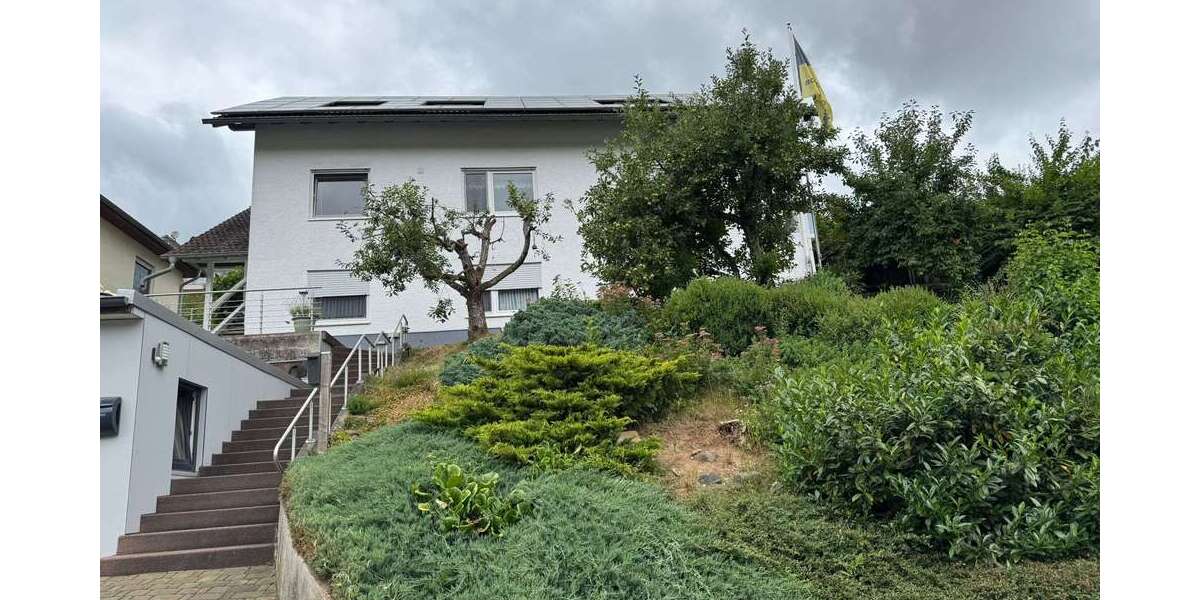 Einfamilienhaus Bad Hersfeld - 9 Zimmer, 210 m&sup2;, 2.250&euro; | Angebot:24816712