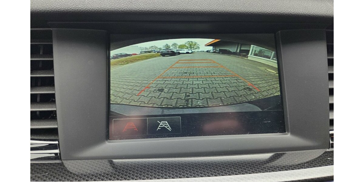 Opel Insignia Sports Tourer Elegance 47.149 km 15.250 &euro; Wilsdruff 01723