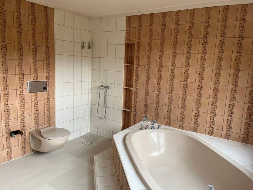 Großartiges Ein-Familie-Haus mit Einliegerwohnung in Schloß Ricklingen zu vermieten 5 zimmer