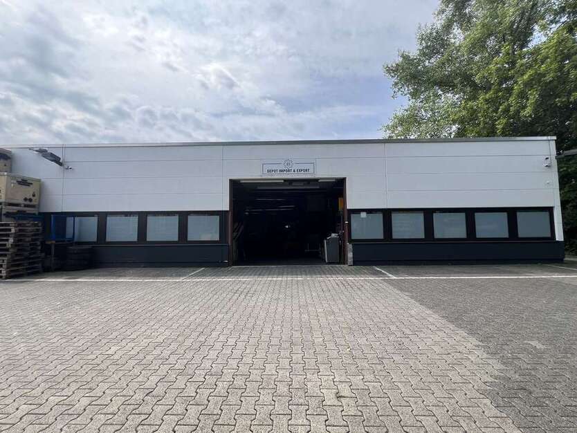 Halle in Mönchengladbach 2.450 € 320 m²