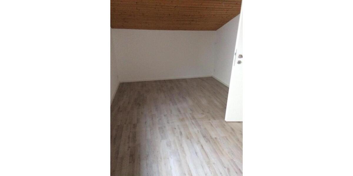 Etagenwohnung Murrhardt - 4.5 Zimmer, 100 m&sup2;, 1.100&euro; | Angebot:26681892