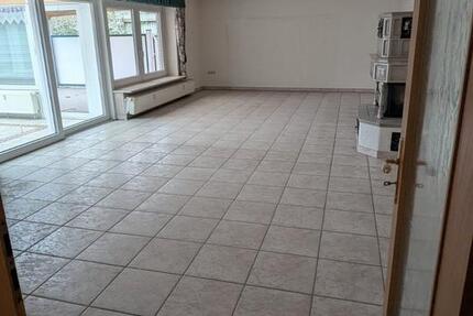 Wohnung Kropp - 5 Zimmer, 200 m&sup2;, 1.950&euro; | Angebot:26050213