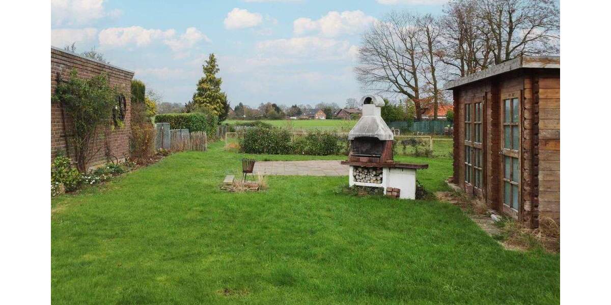 Schönes Bauernhaus mit großem Garten in top Lage von Menzelen-West 8 zimmer
