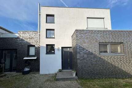 Haus Kleve - 4 Zimmer, 114 m&sup2;, 4.400&euro; | Angebot:25365675