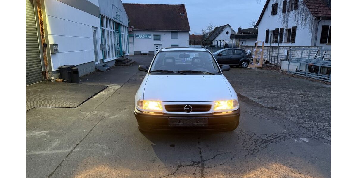 Opel Astra 62.223 km 2.000 &euro; Kirchhain 35274