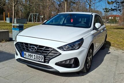 Hyundai i30 13.562 km 16.500 &euro; München 80935