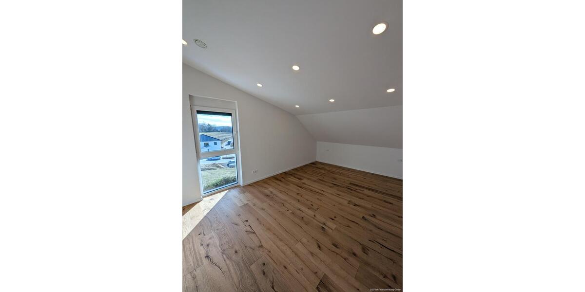 Maisonettenwohnung Buchen (Odenwald) - 3.5 Zimmer, 122 m&sup2;, 1.330&euro; | Angebot:25237388