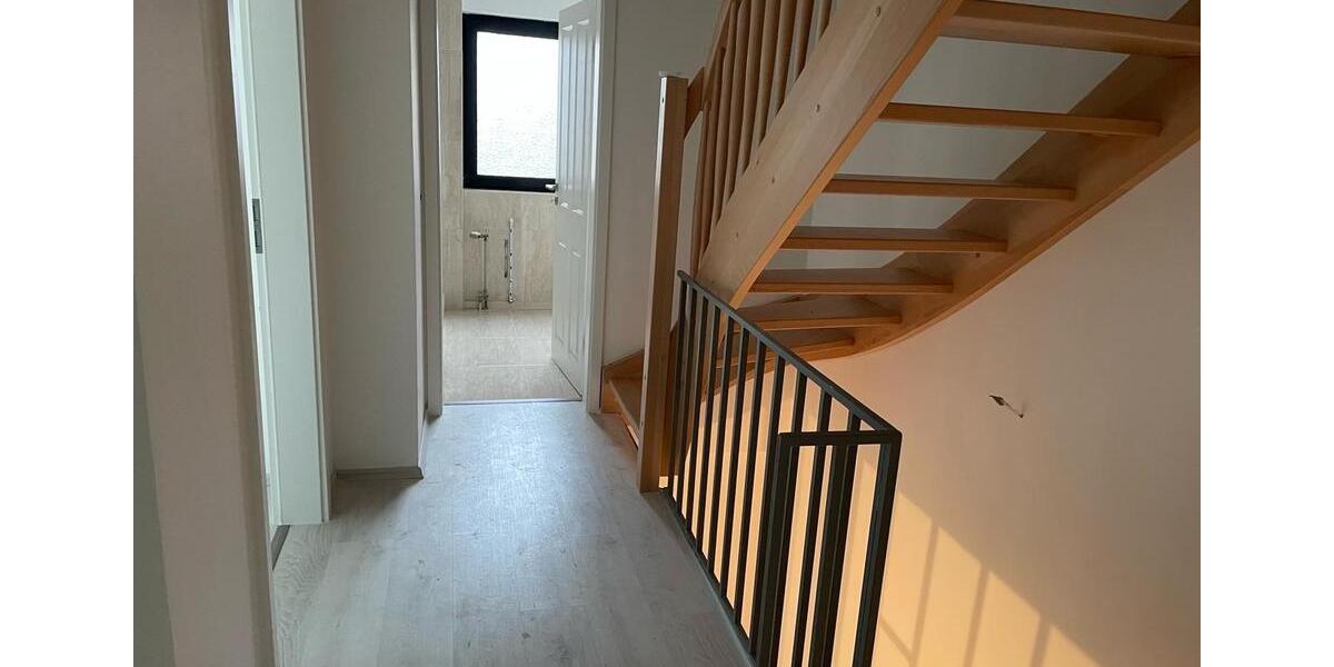 Reihenhaus Wuppertal Gemarkung Elberfeld - 5 Zimmer, 165 m&sup2;, 1.800&euro; | Angebot:25975942