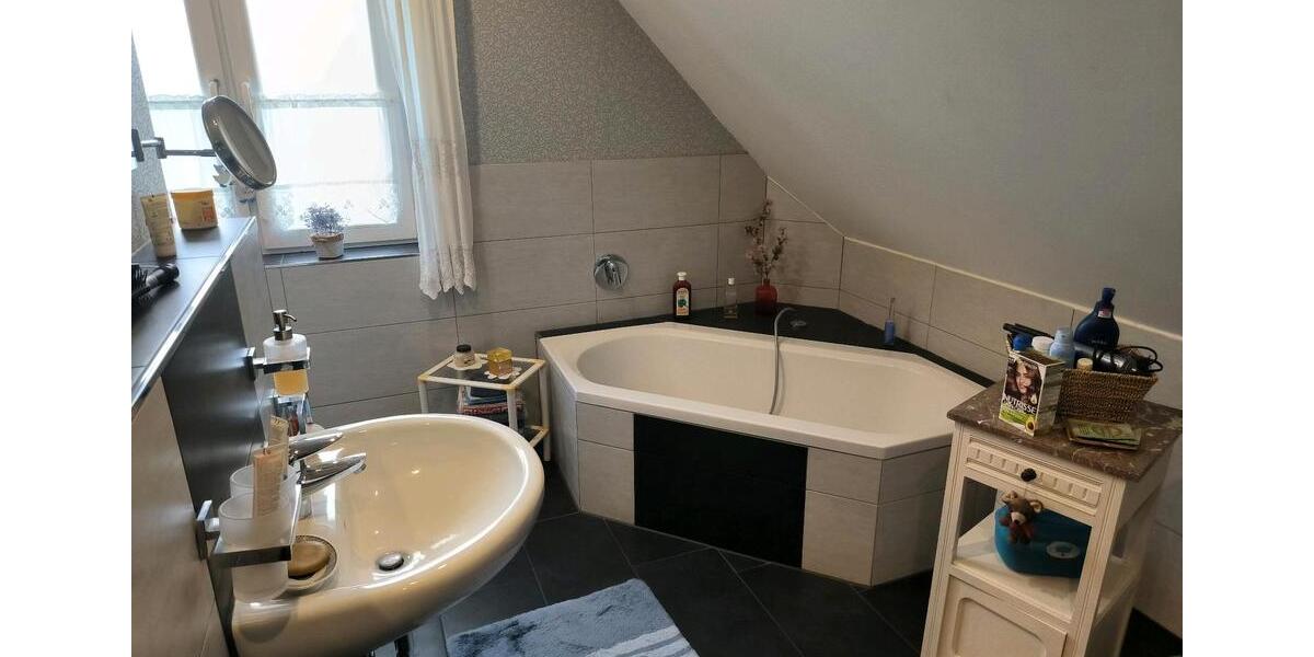 Doppelhaushälfte Elsdorf - 2.5 Zimmer, 82 m&sup2;, 1.250&euro; | Angebot:24768930