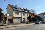 Mehrfamilienhaus mit Ladeneinheit und Entwicklungspotenzial auf großzügigem Grundstück in Frankfurt-Nieder Eschbach - Mehrfamilienhaus, Wohnhaus Frankfurt am Main Bonames | Angebot:26475933