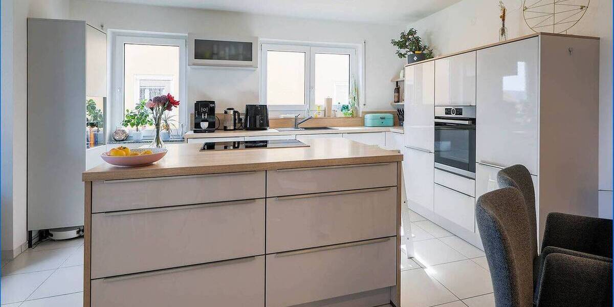 Etagenwohnung Radolfzell am Bodensee Radolfzell - 4 Zimmer, 101 m&sup2;, 490.000&euro; | Angebot:26393484