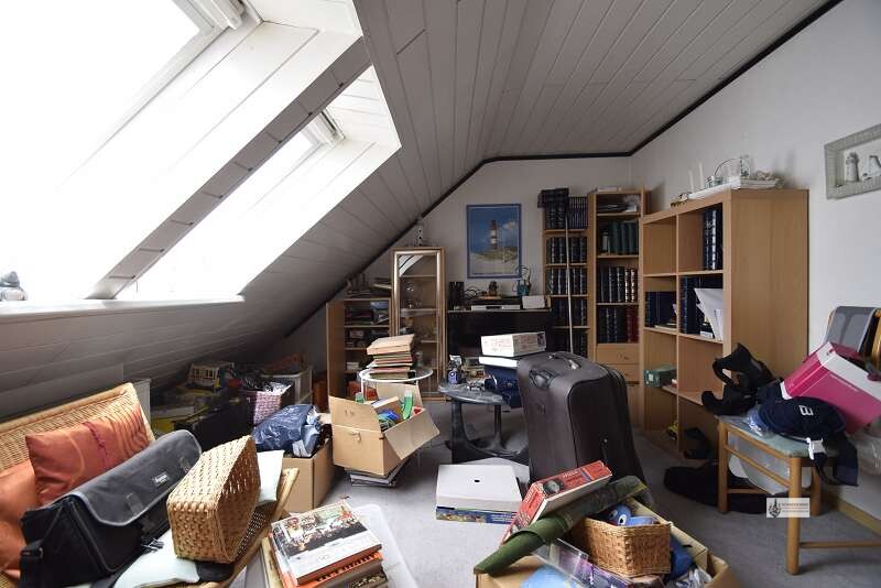 Solides Reihenmittelhaus Ideal für Familie mit 4 Personen auch für Home Office +EBK +Garage +Garten - Reihenhaus Bremen Neustadt | Angebot:26560638