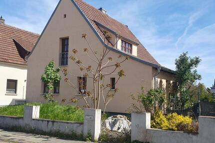 Haus Haßloch - 5 Zimmer, 145 m&sup2;, 1.600&euro; | Angebot:24535822