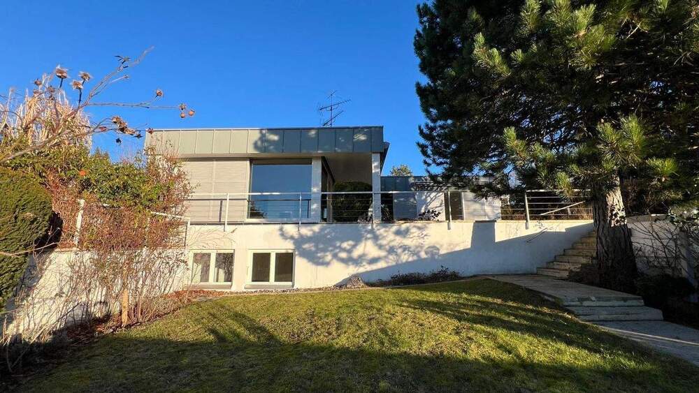 Bungalow Berg Kempfenhausen - 7 Zimmer, 210 m&sup2;, 4.500&euro; | Angebot:23975307