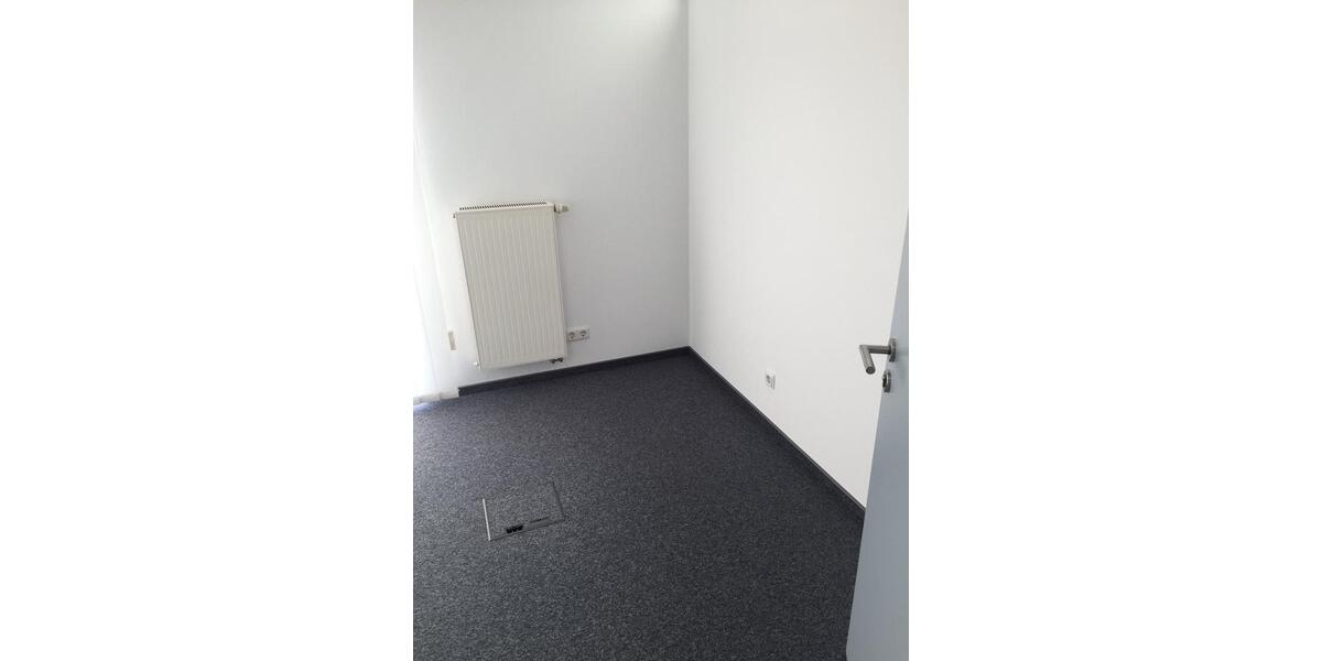 Vielseitige nutzbare moderne Gewerbeimmobilie in St. Ingbert zimmer