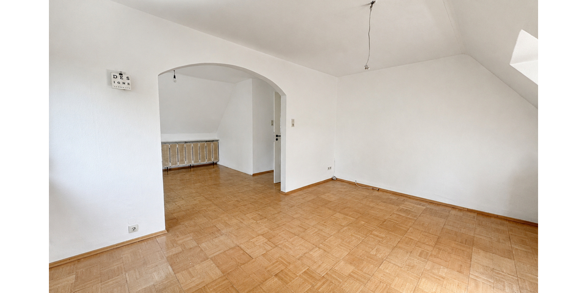 ab sofort verfügbar - Sanierungsbedürftige 3,5-Zimmer-Wohnung mit Ausbaupotenzial im Dachgeschoss - Dachgeschoßwohnung Ulm Obertalfingen | Angebot:27284711