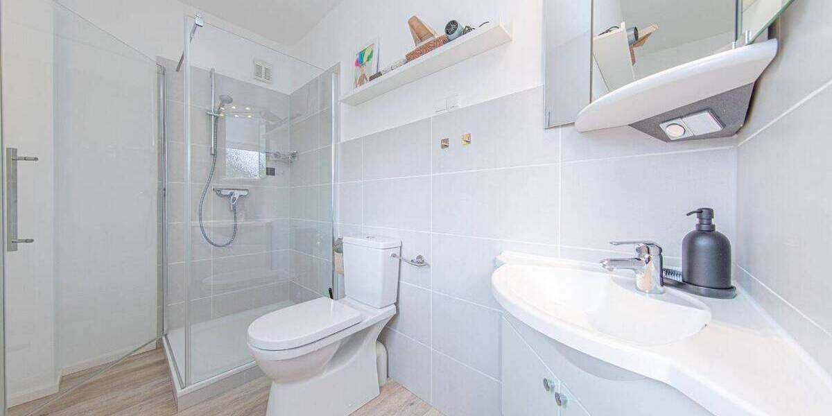 Mehrfamilienhaus, Wohnhaus Büdelsdorf - 7 Zimmer, 268 m&sup2;, 379.000&euro; | Angebot:26585387