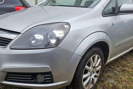 Opel Zafira 192.000 km 1.300 &euro; Siegen 57076
