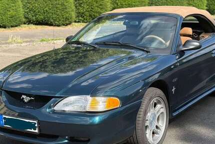 Ford Mustang 82.000 km 9.900 &euro; Bonn 53177