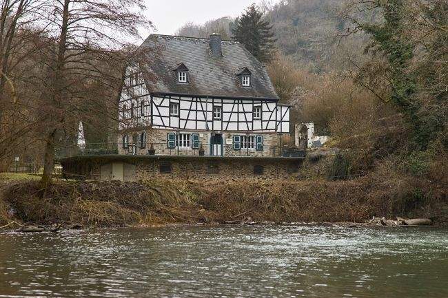 Gewerbeobjekt Roes - 1.250.000&euro; | Angebot:24821272