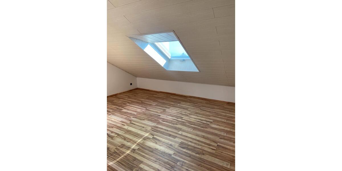 Dachgeschoßwohnung Luhe-Wildenau Wildenau - 2 Zimmer, 109 m&sup2;, 950&euro; | Angebot:25406667