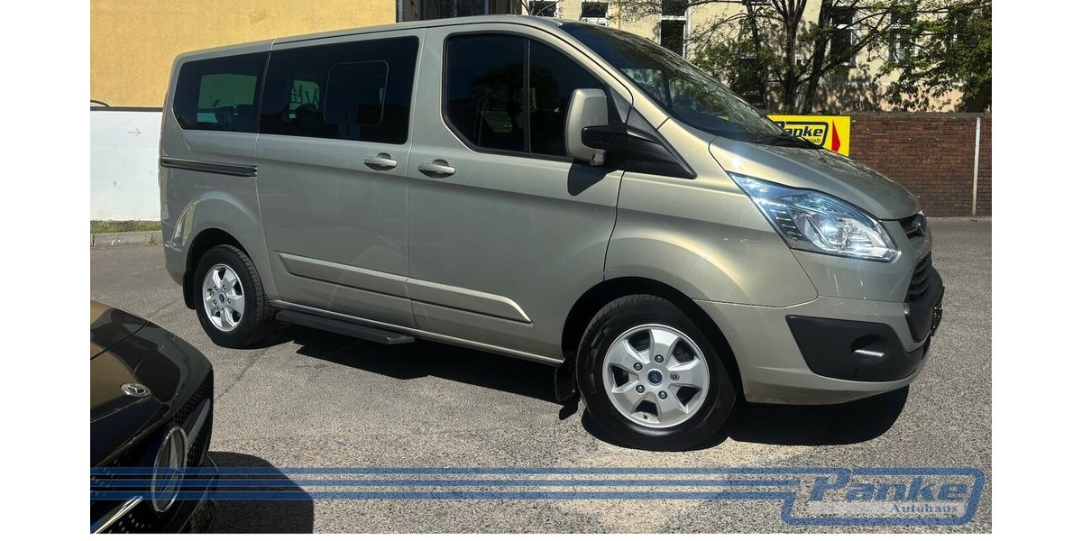 Ford Tourneo Custom 300 L1 Titanium*8Sitz*AHK*SHZ*NAV 100.000 km 19.990 &euro; Berlin 13187