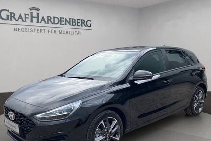 Hyundai i30 6.813 km 24.870 &euro; Landau 76829