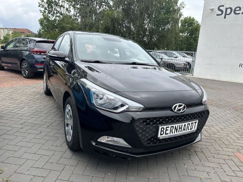 i20
