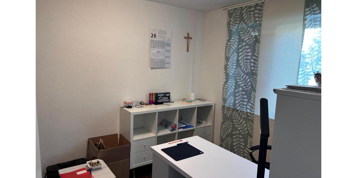 Einfamilienhaus Hüttisheim - 2 Zimmer, 220 m&sup2;, 1.700&euro; | Angebot:26606226