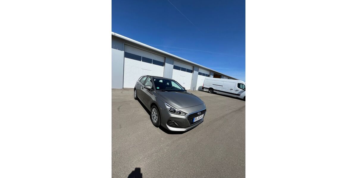Hyundai i30 57.250 km 12.600 &euro; Neunkirchen/Hangard 66540