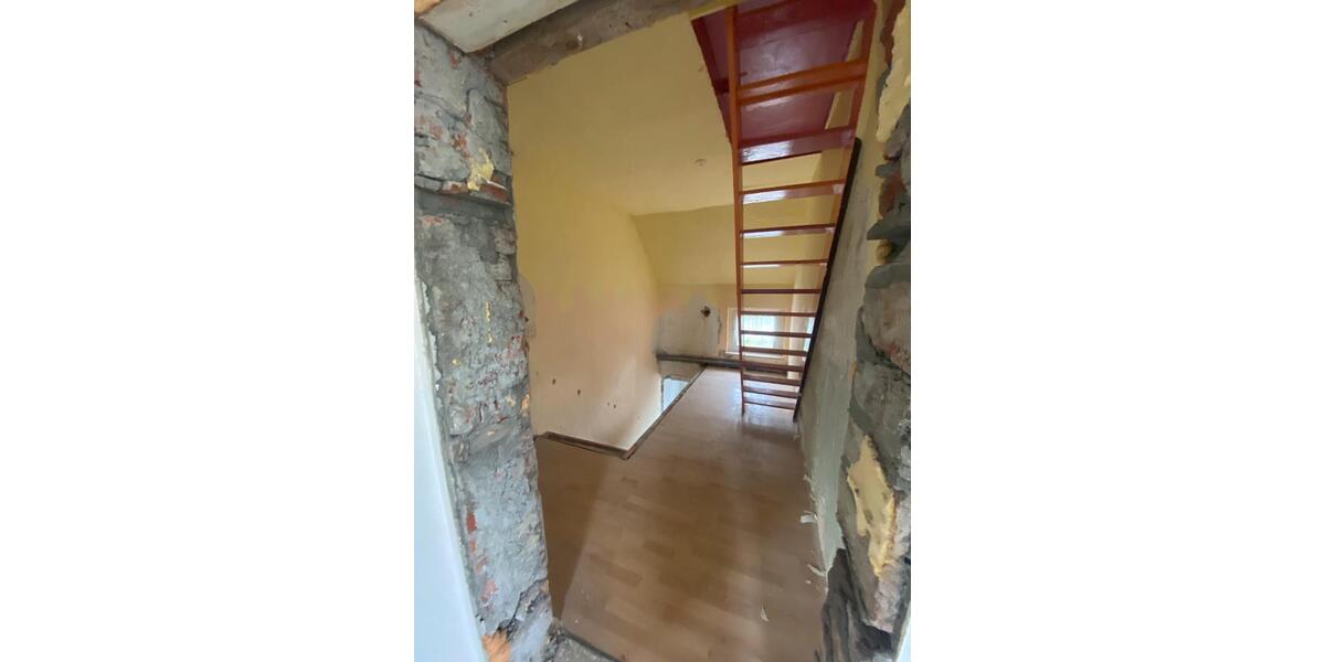 Doppelhaushälfte Weißenfels - 7 Zimmer, 120 m&sup2;, 125.000&euro; | Angebot:26982561