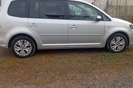 VW Touran 255.000 km 5.700 &euro; Hanau 63452