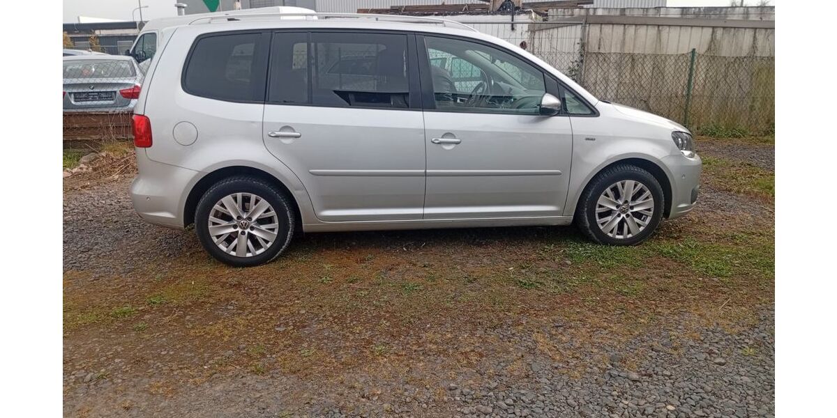 VW Touran 255.000 km 5.900 &euro; Hanau 63452