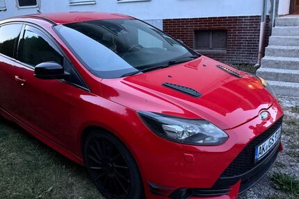 Ford Focus 203.000 km 6.499 &euro; Niederhörlen 35239