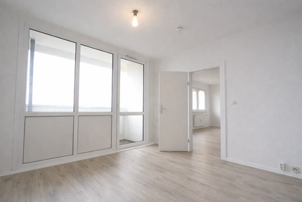 Wohnung Halle Halle-Neustadt - 4 Zimmer, 74 m&sup2;, 599&euro; | Angebot:26906138