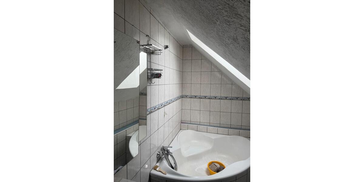 Dachgeschoßwohnung Remscheid Remscheid-Süd - 4.5 Zimmer, 115 m&sup2;, 930&euro; | Angebot:24890838