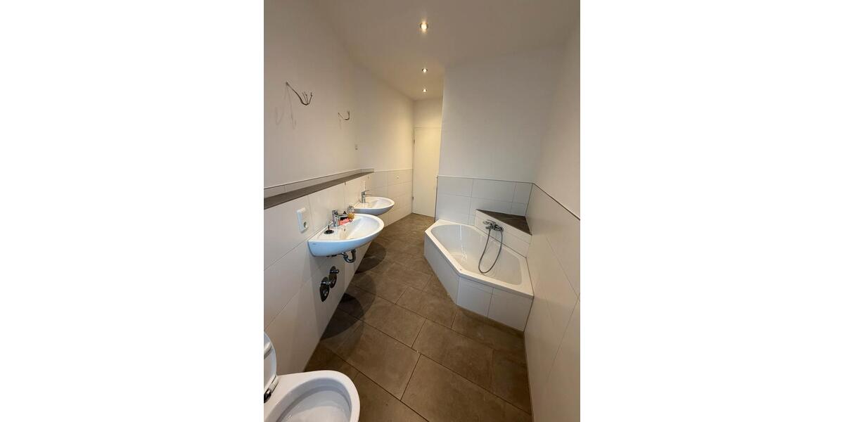 Etagenwohnung Friedland - 4 Zimmer, 107 m&sup2;, 1.280&euro; | Angebot:23831303