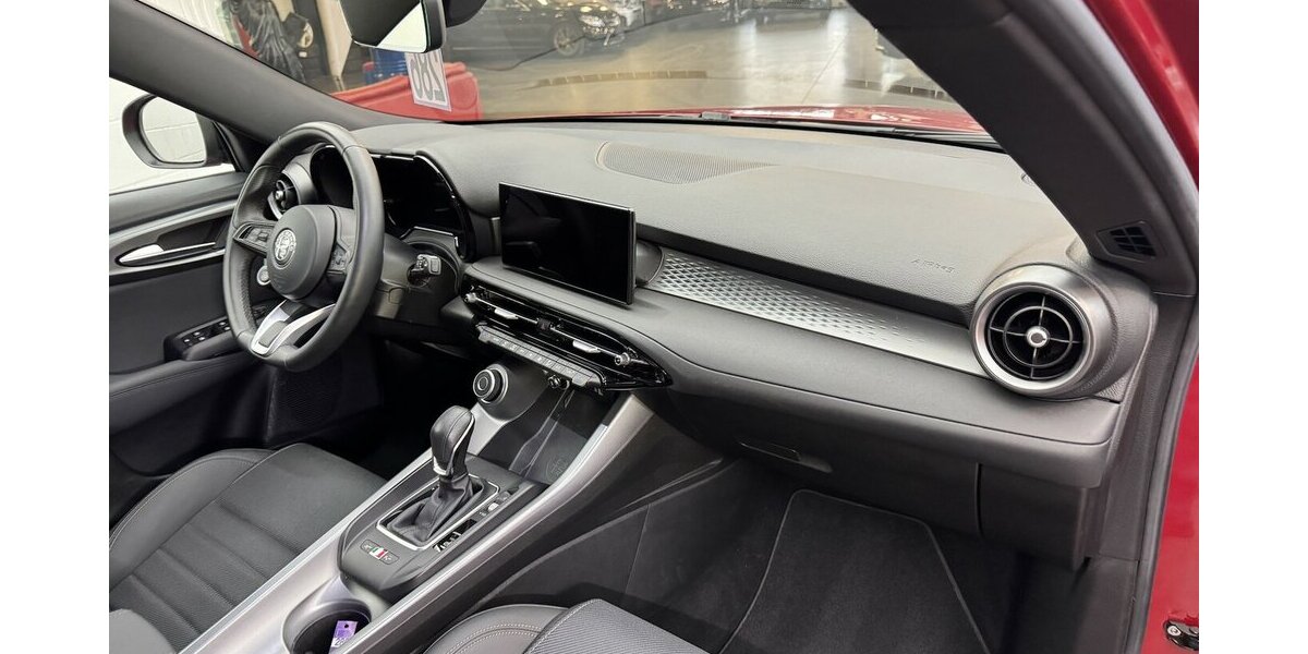 Alfa Romeo Tonale 1.6 VGT-D Sprint ACC LED Car Play 19.950 km 22.900 &euro; Lich 35423