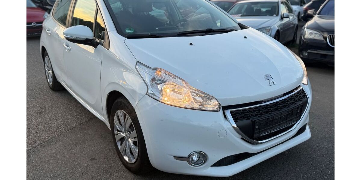 Peugeot 208 142.000 km 2.499 &euro; Gundelsheim 74831
