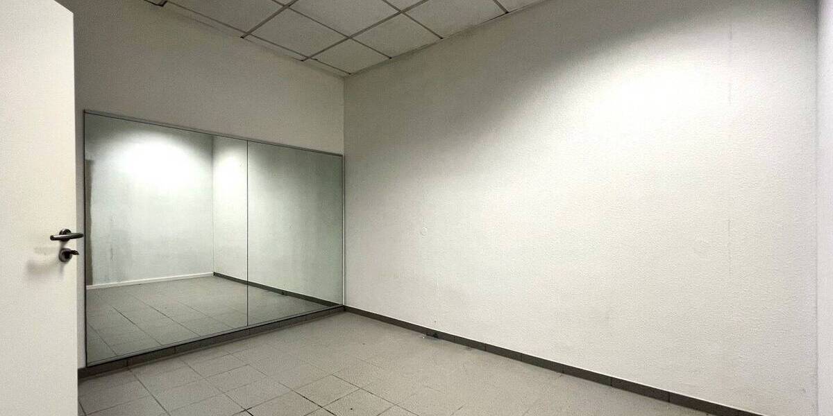 Helle Gewerbeeinheit in Heumaden - ideal für Praxis oder Dienstleistung zimmer